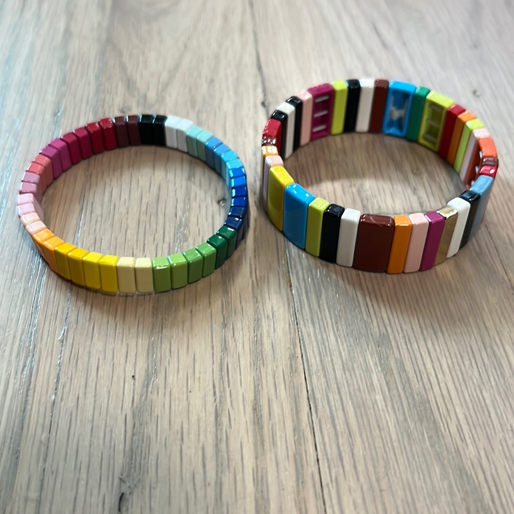 Multi colored stretch bracelets (2)